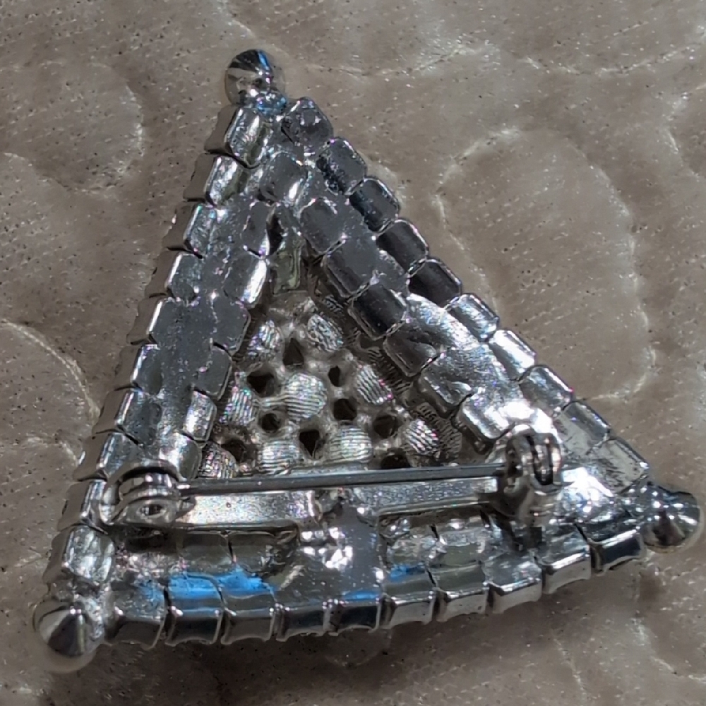 Vintage ART DECO SILVER TONE FAUX PEARL Crystal Rhinestones Triangle Shaped Pin - Picture 6 of 7